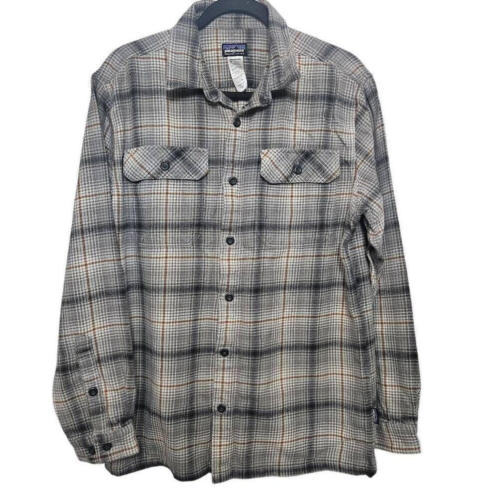 Patagonia light weight flannel button-down long-sleeved shirt for men